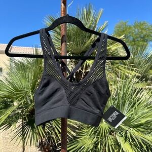 🎉 Victoria’s Secret Black Criss Cross Sports Bra M NEW 🎉